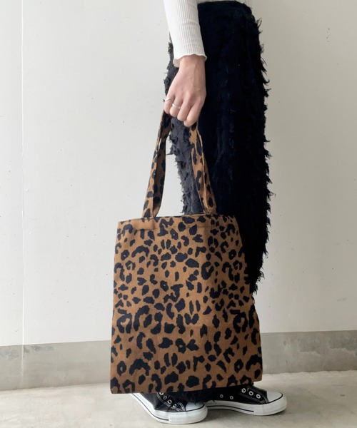 styiro(スタイロ)の「ヒョウ柄トートバッグ(トートバッグ・レディース・ブラウン/ブラウン系その他・FREE)」の2枚目の写真