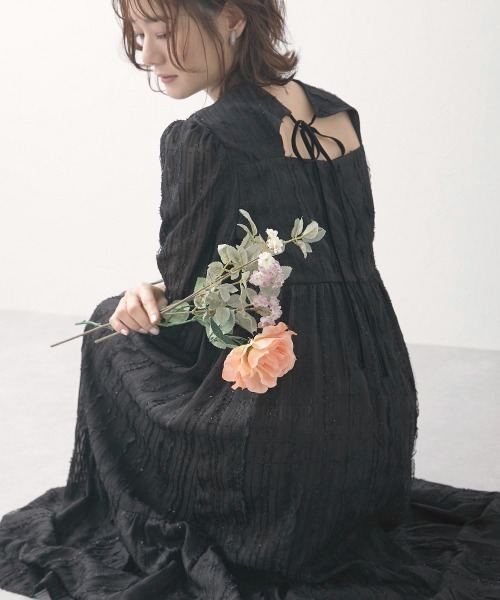 Neina(ネイナ)の「カットジャガード切り替えバックリボンデザインワンピースドレス 大きいサイズ有 〔Neina〕(ドレス・レディース・ブラック/ブラウン・3L/LL/L/M)」の9枚目の写真