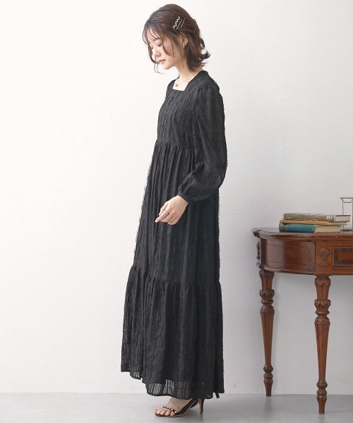 Neina(ネイナ)の「カットジャガード切り替えバックリボンデザインワンピースドレス 大きいサイズ有 〔Neina〕(ドレス・レディース・ブラック/ブラウン・3L/LL/L/M)」の11枚目の写真