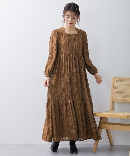 Neina(ネイナ)の「カットジャガード切り替えバックリボンデザインワンピースドレス 大きいサイズ有 〔Neina〕(ドレス・レディース・ブラック/ブラウン・3L/LL/L/M)」の17枚目の写真