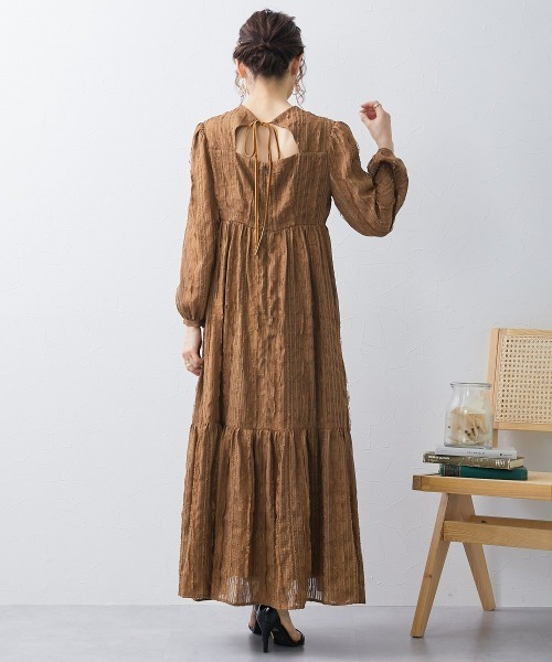 Neina(ネイナ)の「カットジャガード切り替えバックリボンデザインワンピースドレス 大きいサイズ有 〔Neina〕(ドレス・レディース・ブラック/ブラウン・3L/LL/L/M)」の21枚目の写真