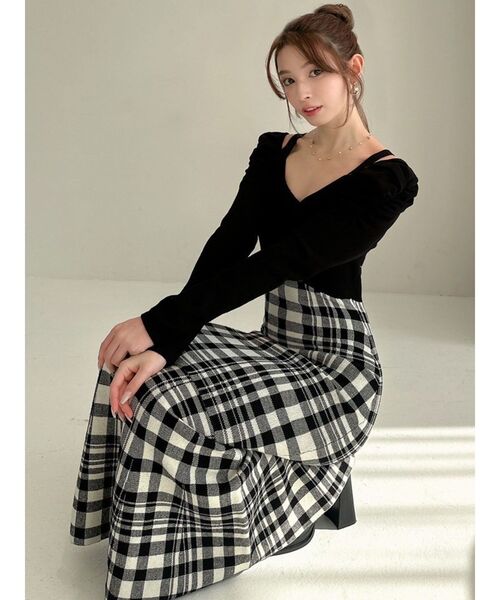 RESEXXY（リゼクシー）の「ショルダーオープンマーメイドニットワンピース（ワンピース・レディース・ブラック/アイボリー/ブルー・FREE）」の15枚目の写真