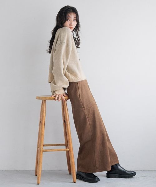 LOWRYS FARM（ローリーズファーム）の「ショートロゴニットプル