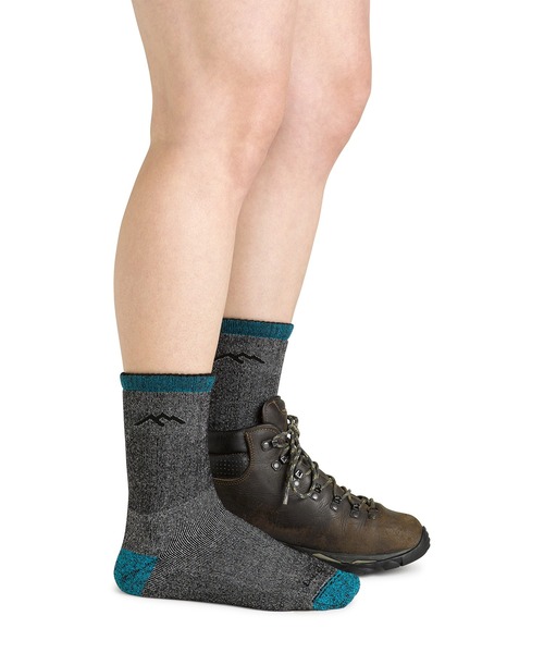 DARN TOUGH VERMONT（ダーンタフバーモント）の「DARN TOUGH/ダーンタフ 5011 Mountaineering Micro Crew Heavyweight Hiking Sock（ソックス/靴下・レディース・ブルー/ライトグリーン・SMALL）」の6枚目の写真