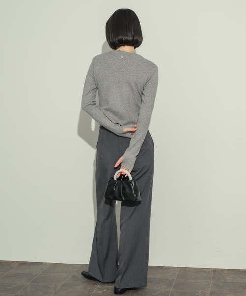 NEUNA（ヌナ）の「フロントオーバルニットトップス（ニット/セーター・レディース・グレー/ブラック/オフホワイト/ネイビー・FREE）」の19枚目の写真