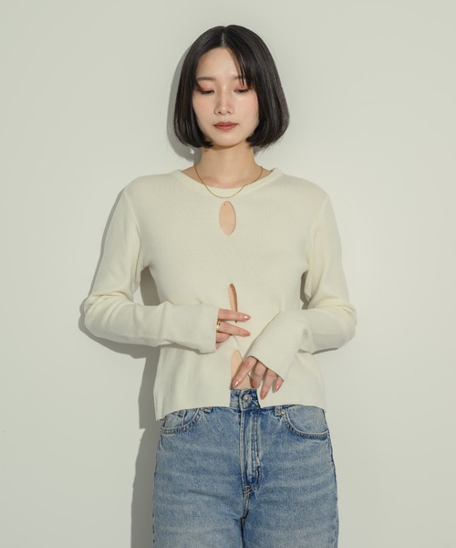 NEUNA（ヌナ）の「フロントオーバルニットトップス（ニット/セーター・レディース・グレー/ブラック/オフホワイト/ネイビー・FREE）」の8枚目の写真