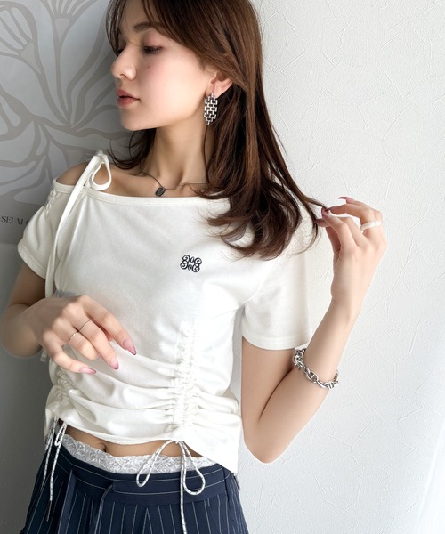 mily bilet(ミウィビレット)の「【mily bilet】自分らしさが光る。ワンショルダー胸刺繍肩リボンドロストカットソー(Tシャツ/カットソー・レディース・アイボリー/ブラック/ホワイト×ブラック/杢グレー/ブラック系その他・SMALL/MEDIUM/LARGE/X-LARGE)」の12枚目の写真