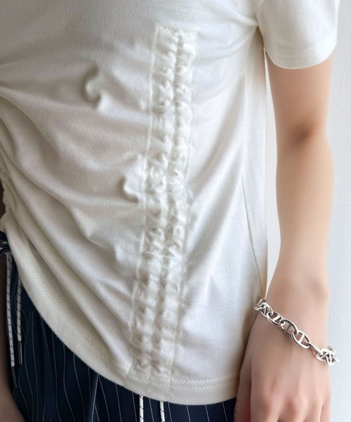 mily bilet(ミウィビレット)の「【mily bilet】自分らしさが光る。ワンショルダー胸刺繍肩リボンドロストカットソー(Tシャツ/カットソー・レディース・アイボリー/ブラック/ホワイト×ブラック/杢グレー/ブラック系その他・SMALL/MEDIUM/LARGE/X-LARGE)」の11枚目の写真