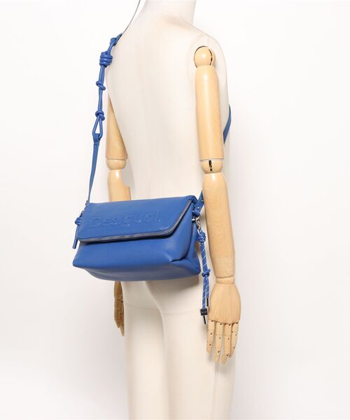 Desigual（デシグアル）の「ハンドル交換可能フェイクレザーミニショルダーバッグ（ボディバッグ/ウエストポーチ・レディース・ブルー/イエロー・FREE）」の12枚目の写真