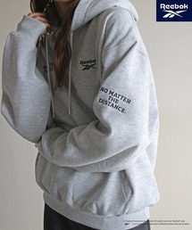COURO（コウロ）の「【Ｒｅｅｂｏｋ／リーボック】別注３ポイント刺繍プルオーバーパーカー（パーカー）」