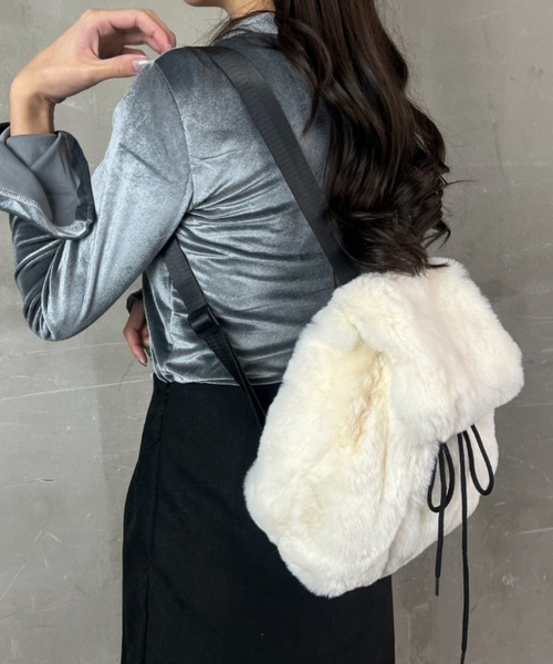 Loco Ocean(ロコオーシャン)の「ふわもこボアミニリュック(バックパック/リュック・レディース・ホワイト/ブラック・ONE SIZE)」の15枚目の写真
