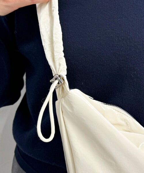 fredy emue（フレディエミュ）の「シャインクロスドロストショルダーバッグ（ショルダーバッグ・レディース・キナリ/ブラック・FREE）」の6枚目の写真