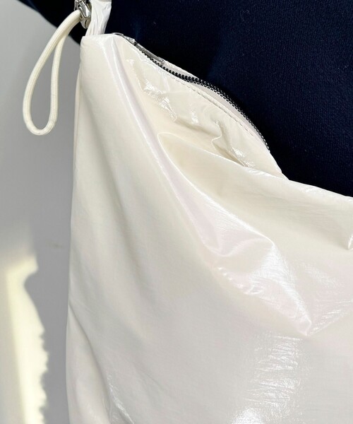 fredy emue（フレディエミュ）の「シャインクロスドロストショルダーバッグ（ショルダーバッグ・レディース・キナリ/ブラック・FREE）」の7枚目の写真