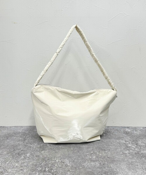 fredy emue（フレディエミュ）の「シャインクロスドロストショルダーバッグ（ショルダーバッグ・レディース・キナリ/ブラック・FREE）」の16枚目の写真