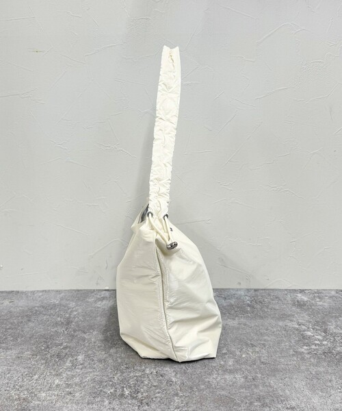 fredy emue（フレディエミュ）の「シャインクロスドロストショルダーバッグ（ショルダーバッグ・レディース・キナリ/ブラック・FREE）」の17枚目の写真