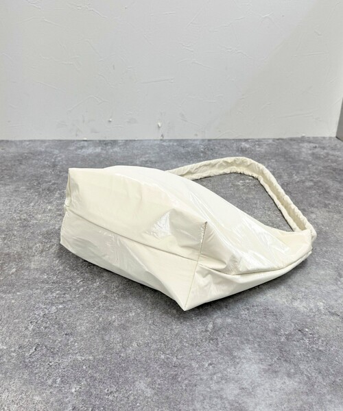 fredy emue（フレディエミュ）の「シャインクロスドロストショルダーバッグ（ショルダーバッグ・レディース・キナリ/ブラック・FREE）」の19枚目の写真