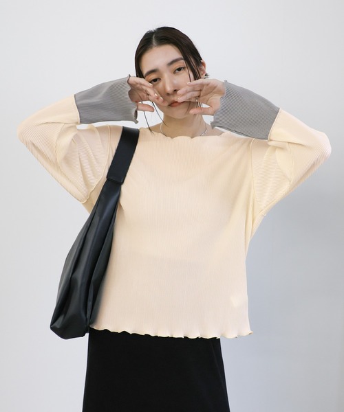 セール】バイカラースリーブプリーツトップス（Tシャツ/カットソー
