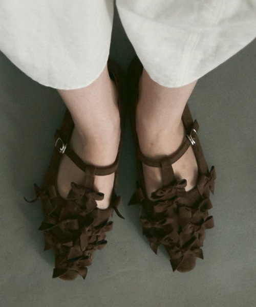Lutim by u(ルチバイユー)の「Pointed Toe Ribbon Flat Pumps / ポインテッドトゥリボンフラットパンプス(パンプス・レディース・ブラック/ブラウン・37/39)」の2枚目の写真