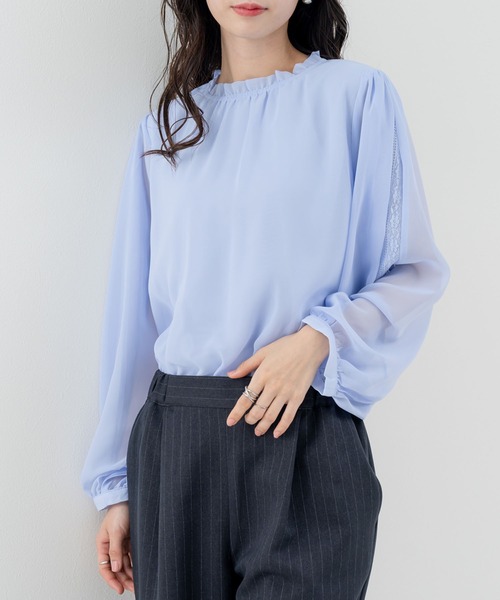 ANNA LUNA(アンナルナ)の「【ANNA LUNA】オケージョン にも使える◎袖のスリットからのぞく レース がポイントの 上品ブラウス!(シャツ/ブラウス・レディース・オフホワイト/ベージュ/ブラック/サックスブルー/ベージュ系その他/ホワイト系その他・MEDIUM)」の6枚目の写真