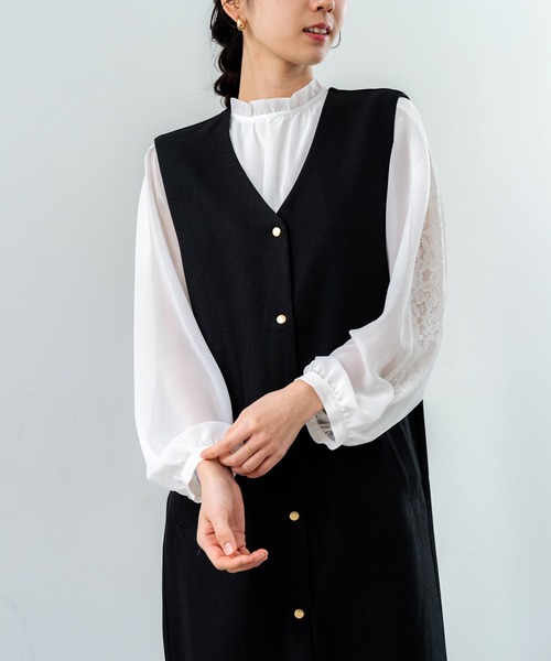 ANNA LUNA(アンナルナ)の「【ANNA LUNA】オケージョン にも使える◎袖のスリットからのぞく レース がポイントの 上品ブラウス!(シャツ/ブラウス・レディース・オフホワイト/ベージュ/ブラック/サックスブルー/ベージュ系その他/ホワイト系その他・MEDIUM)」の14枚目の写真