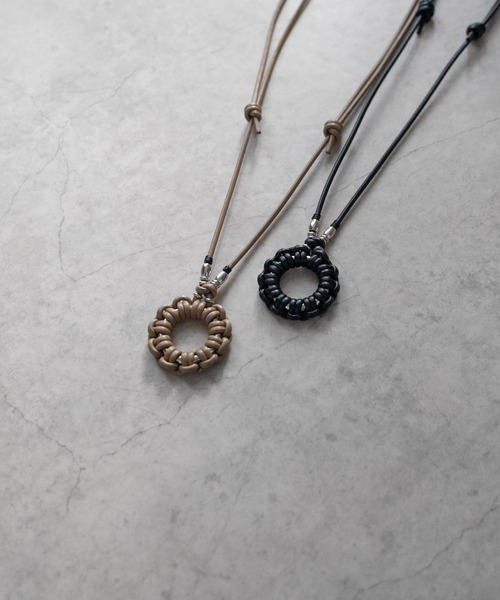 SENTI 】LEATHER BRAID CIRCLE NECKLACE レザー編み込み