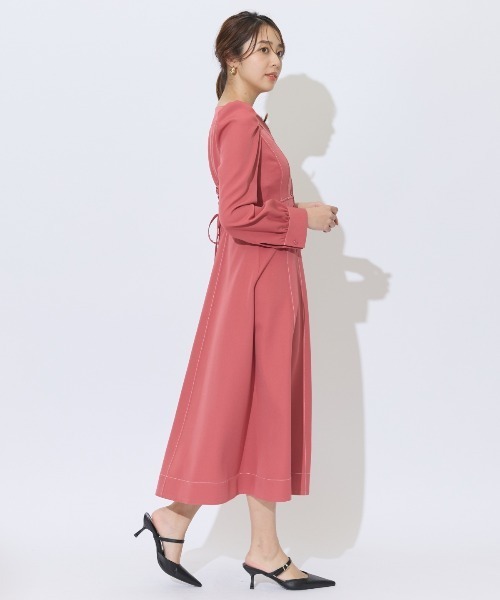 AND COUTURE(アンドクチュール)の「デコルテあき配色ステッチワンピース(ワンピース・レディース・イエロー/ミント/ネイビー/ピンク・FREE)」の21枚目の写真