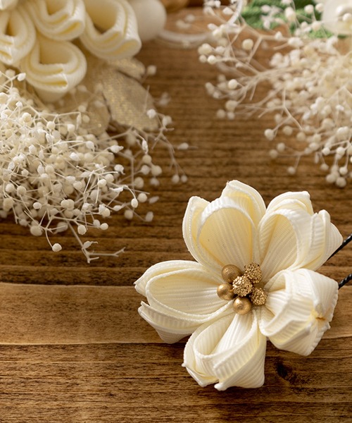 SOUBIEN（ソウビエン）の「つまみ細工　flower髪飾り3点セット（和装小物・レディース・ネイビー系/グリーン系/ホワイト系/パープル系・FREE）」の7枚目の写真