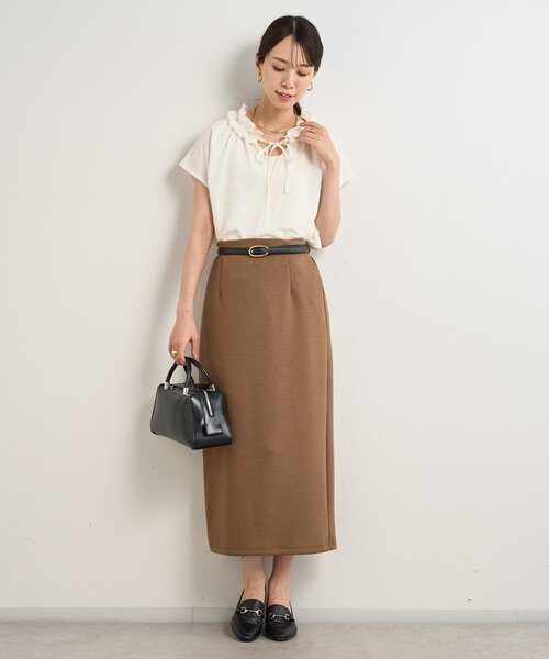 un dix cors（アンディコール）の「《Iラインの美シルエット》バックスリットダンボールナロースカート（スカート・レディース・モカ/ブラック/グレイッシュベージュ・FREE/S）」の10枚目の写真