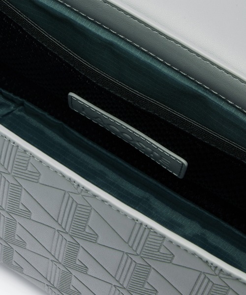 LACOSTE(ラコステ)の「モノグラム スプリットレザーフラップクローズサッチェルバッグ / ショルダーバッグ(ショルダーバッグ・レディース・ブラック/ダークグリーン/グレー・FREE)」の16枚目の写真