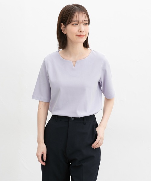 Honeys(ハニーズ)の「【UVカット】メタルパーツ付トップス(Tシャツ/カットソー・レディース・ホワイト/ライトグレー/ラベンダー/ブラック・L/LL/M/S)」の4枚目の写真