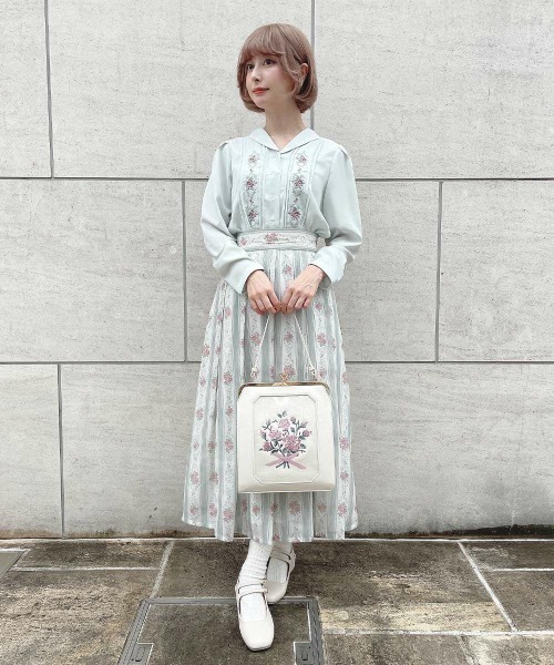 f.i.n.t フィント　ブーケ刺繍スクエアがま口バッグ ブーケ刺繍スクエアがま口バッグ/an another angelus