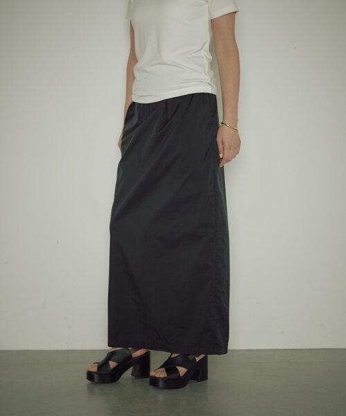 earthy(アーシー)の「シアーナイロンタイトスカート(スカート・レディース・ブラック/ホワイト・SMALL/MEDIUM)」の1枚目の写真