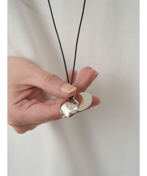 ELENDEEK(エレンディーク)の「メタルトップコードネックレス(ネックレス・レディース・シルバー/ゴールド・FREE)」の5枚目の写真