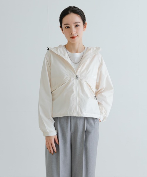 THE NORTH FACE(ザノースフェイス)の「THE NORTH FACE Short Compact Jacket(ナイロンジャケット・レディース・カーキ/ブラック/オフホワイト・MEDIUM)」の5枚目の写真