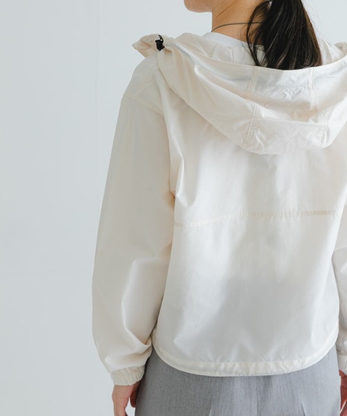 THE NORTH FACE(ザノースフェイス)の「THE NORTH FACE Short Compact Jacket(ナイロンジャケット・レディース・カーキ/ブラック/オフホワイト・MEDIUM)」の7枚目の写真