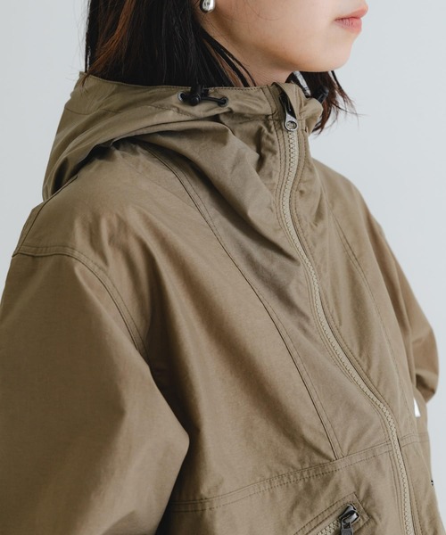 THE NORTH FACE(ザノースフェイス)の「THE NORTH FACE Short Compact Jacket(ナイロンジャケット・レディース・カーキ/ブラック/オフホワイト・MEDIUM)」の12枚目の写真