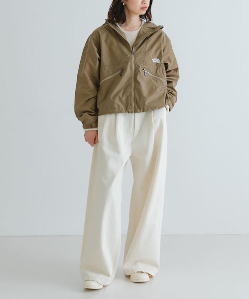 THE NORTH FACE(ザノースフェイス)の「THE NORTH FACE Short Compact Jacket(ナイロンジャケット・レディース・カーキ/ブラック/オフホワイト・MEDIUM)」の19枚目の写真