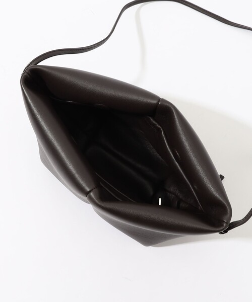 TOMORROWLAND (トゥモローランド)の「Maeden Boulevard Classic(ショルダーバッグ・レディース・ダークブラウン/グリーン・FREE)」の3枚目の写真