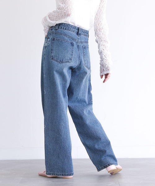 somari imagination（ソマリ イマジネーション）の「『花柄モチーフストレートデニムパンツ』（デニムパンツ・レディース・ブルー・S～Ｍ）」の3枚目の写真