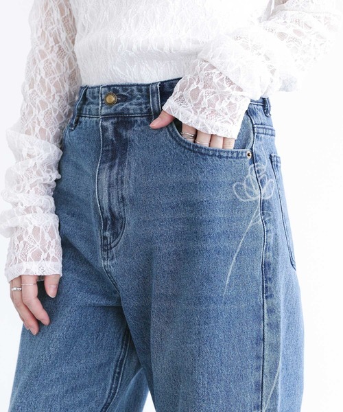 somari imagination（ソマリ イマジネーション）の「『花柄モチーフストレートデニムパンツ』（デニムパンツ・レディース・ブルー・S～Ｍ）」の5枚目の写真