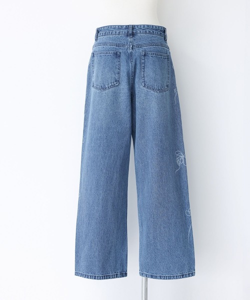 somari imagination（ソマリ イマジネーション）の「『花柄モチーフストレートデニムパンツ』（デニムパンツ・レディース・ブルー・S～Ｍ）」の9枚目の写真