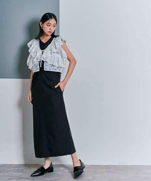 W:Huku(フーク)の「【冷涼 軽量 ストレッチ】シャーリング ロング ワンピース / ノースリーブ フレンチスリーブ 袖なし(ワンピース・レディース・サンドベージュ/チャコール/ブラック/オフホワイト・M/L)」の9枚目の写真