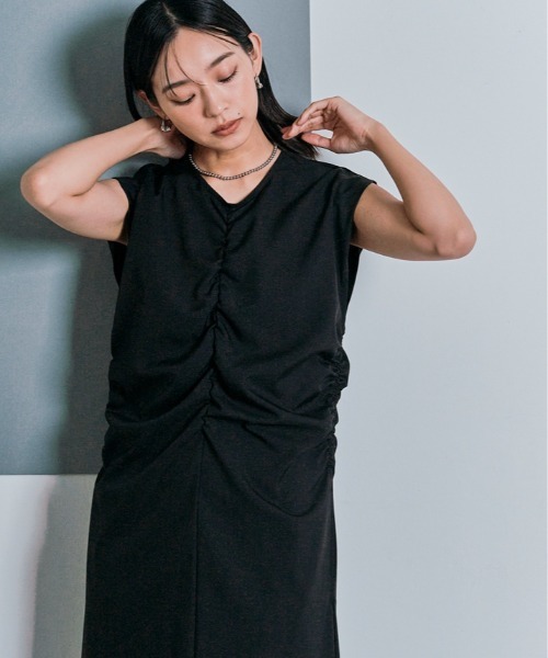 W:Huku(フーク)の「【冷涼 軽量 ストレッチ】シャーリング ロング ワンピース / ノースリーブ フレンチスリーブ 袖なし(ワンピース・レディース・サンドベージュ/チャコール/ブラック/オフホワイト・M/L)」の10枚目の写真