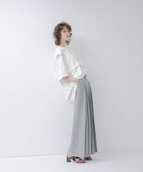 LAATO（ラート）の「layered big tee（Tシャツ/カットソー・レディース・オフホワイト/ブラウン/ダークグレー/ブラック/キャメル・FREE）」の6枚目の写真