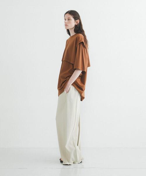 LAATO(ラート)の「layered big tee(Tシャツ/カットソー・レディース・ダークグレー/ブラウン/オフホワイト/ブラック/キャメル・FREE)」の13枚目の写真