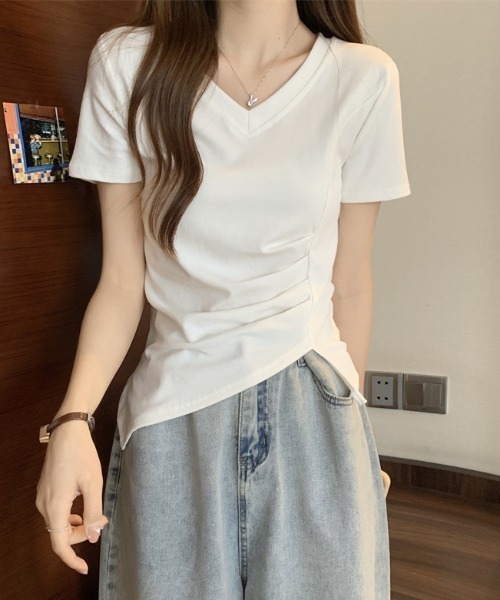 emi+(エミプラス)の「アシメタックVネックTシャツ(Tシャツ/カットソー・レディース・ホワイト/ピンク/ブラック・M/L)」の2枚目の写真
