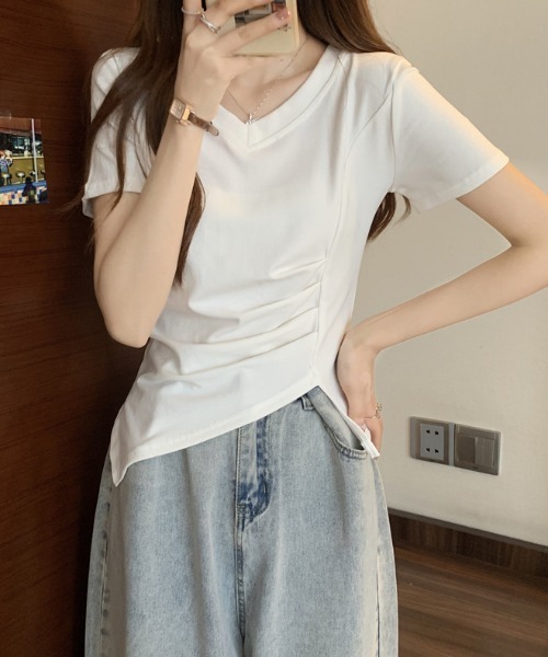 emi+(エミプラス)の「アシメタックVネックTシャツ(Tシャツ/カットソー・レディース・ホワイト/ピンク/ブラック・M/L)」の6枚目の写真