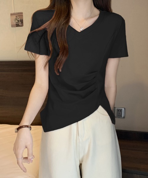 emi+(エミプラス)の「アシメタックVネックTシャツ(Tシャツ/カットソー・レディース・ホワイト/ピンク/ブラック・M/L)」の12枚目の写真