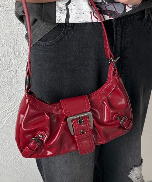 apres jour mignon（アプレジュールミニョン）の「【apresjour mignon×ARIAZ】ギャザーベルトバッグ（ハンドバッグ・レディース・レッド/ダークブラウン/シルバー/ブラック・ONESIZE）」の3枚目の写真