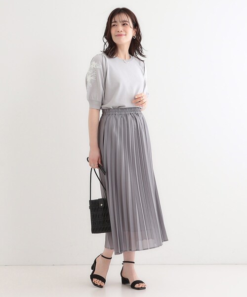 Cutie Blonde(キューティーブロンド)の「【S-LL】カジュアルにもきれいめにも 光沢シフォン プリーツスカート(スカート・レディース・チャコールグレー/ブラック/ベージュ・04/02/01/03)」の6枚目の写真